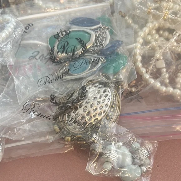 Big lot of repurposing costume jewelry - Picture 4 of 7